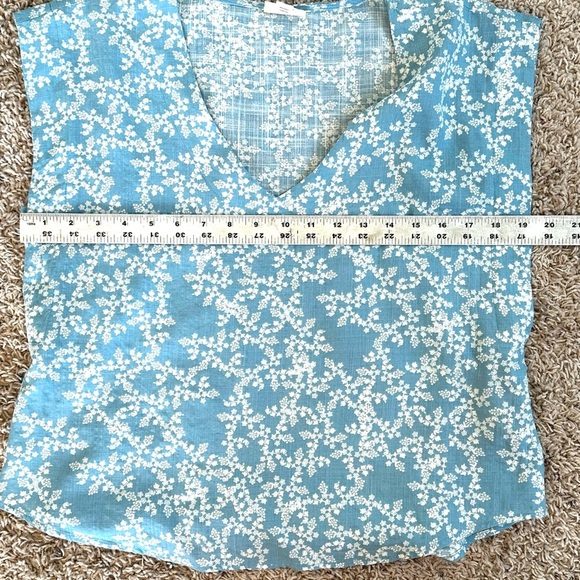 Ana Blue & White Floral V Neck Boho Beachy Feminine Pretty Blouse Top Sz S - Picture 8 of 10